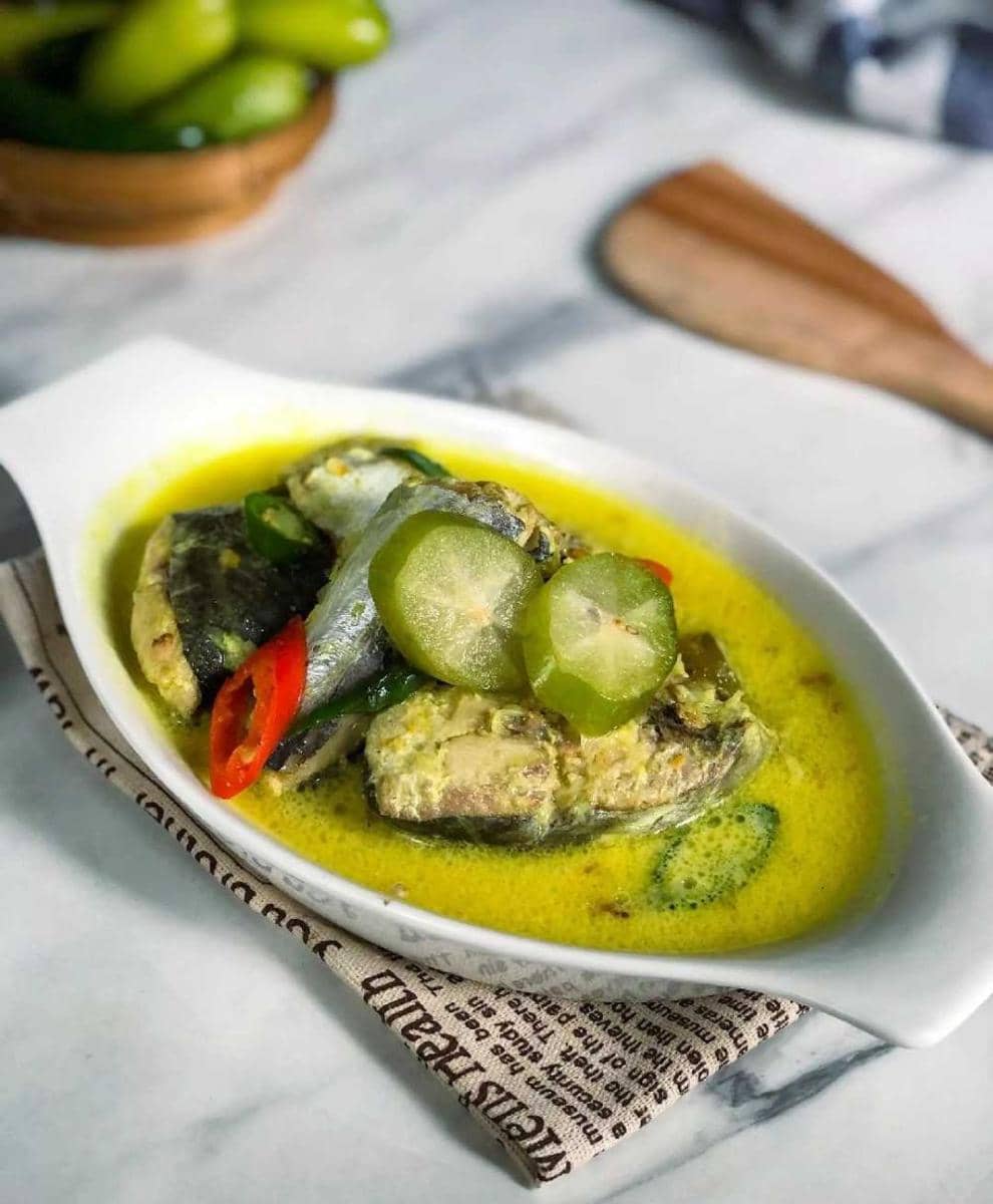 olahan ikan tenggiri, 1. Tenggiri asam pedas, 2. Balado ikan tenggiri, 3. Resep ikan tenggiri goreng tepung, 4. Resep ikan tenggiri woku , 5. Tenggiri masak belimbing