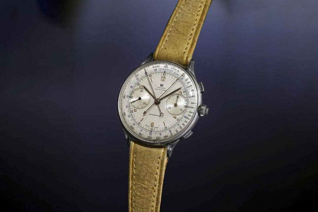 1. Berhasil dilelang senilai Rp275 miliar, Paul Newman’s Rolex Daytona menjadi jam tangan termahal yang pernah terjual. Jam ini memiliki cerita bersejarah yang diberikan untuk Paul Newman oleh istrinya saat periode film 'Winning'., 2. The 1971 Rolex Daytona Reference 626 Unicorn terjual seharga Rp91 miliar. Jam ini punya model yang unik dan langka karena jadi satu-satunya model jam Rolex yang dilengkapi dengan emas putih 18 karat., 3. The Rolex Bao Dai terjual dengan harga Rp79 miliar pada acara lelang Phillips di Jenewa tahun 2017. Kasing emas dan pelat hitam pada jam ini jadi salah satu yang terlangka di dunia., 4. Awalnya diproduksi untuk hadiah kemenangan sebuah tim balap, The Antimagnetique Reference 4113 dijual senilai Rp39 miliar. Jam ini dirancang dengan kasing jam Rolex terbesar, yaitu sepanjang 44 mm., 5. Jam Rolex GMT-Master Reference 1675 ini sempat dipakai oleh Marlon Brando dalam film 'Apocalypse Now'. Namanya pun diukir di bagian belakang jam ini dan berhasil terjual dengan harga Rp30 miliar.