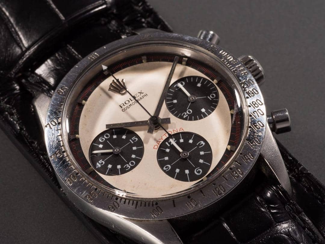 1. Berhasil dilelang senilai Rp275 miliar, Paul Newman’s Rolex Daytona menjadi jam tangan termahal yang pernah terjual. Jam ini memiliki cerita bersejarah yang diberikan untuk Paul Newman oleh istrinya saat periode film 'Winning'., 2. The 1971 Rolex Daytona Reference 626 Unicorn terjual seharga Rp91 miliar. Jam ini punya model yang unik dan langka karena jadi satu-satunya model jam Rolex yang dilengkapi dengan emas putih 18 karat., 3. The Rolex Bao Dai terjual dengan harga Rp79 miliar pada acara lelang Phillips di Jenewa tahun 2017. Kasing emas dan pelat hitam pada jam ini jadi salah satu yang terlangka di dunia., 4. Awalnya diproduksi untuk hadiah kemenangan sebuah tim balap, The Antimagnetique Reference 4113 dijual senilai Rp39 miliar. Jam ini dirancang dengan kasing jam Rolex terbesar, yaitu sepanjang 44 mm., 5. Jam Rolex GMT-Master Reference 1675 ini sempat dipakai oleh Marlon Brando dalam film 'Apocalypse Now'. Namanya pun diukir di bagian belakang jam ini dan berhasil terjual dengan harga Rp30 miliar.