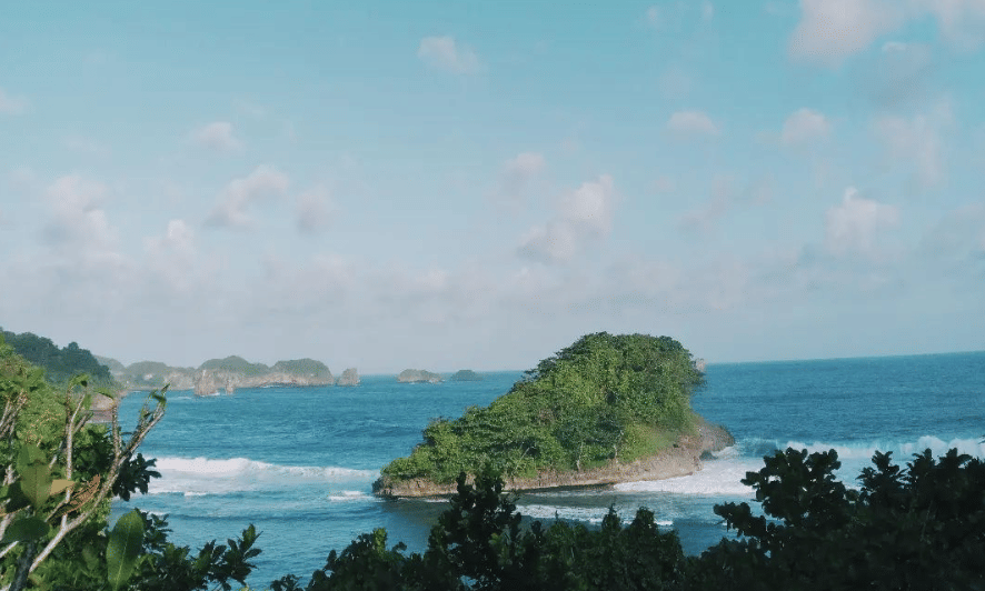 Pantai Teluk Asmara Malang, 1. Lokasi dan rute ke Pantai Teluk Asmara, 2. Jam buka dan harga tiket masuk Pantai Teluk Asmara, 3. Daya tarik Pantai Teluk Asmara, 4. Fasilitas di Pantai Teluk Asmara