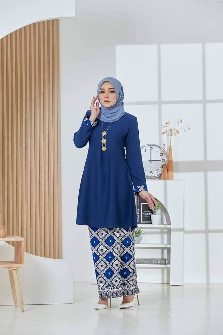 pinterest, 1. Baju Kurung Melayu dengan Ornamen, 2. Baju Kurung Melayu Motif Floral, 3. Kebaya Kurung Melayu Bahan Bertekstur, 4. Baju Kurung Melayu dengan Bordir, 5. Baju Kebaya Melayu Modern