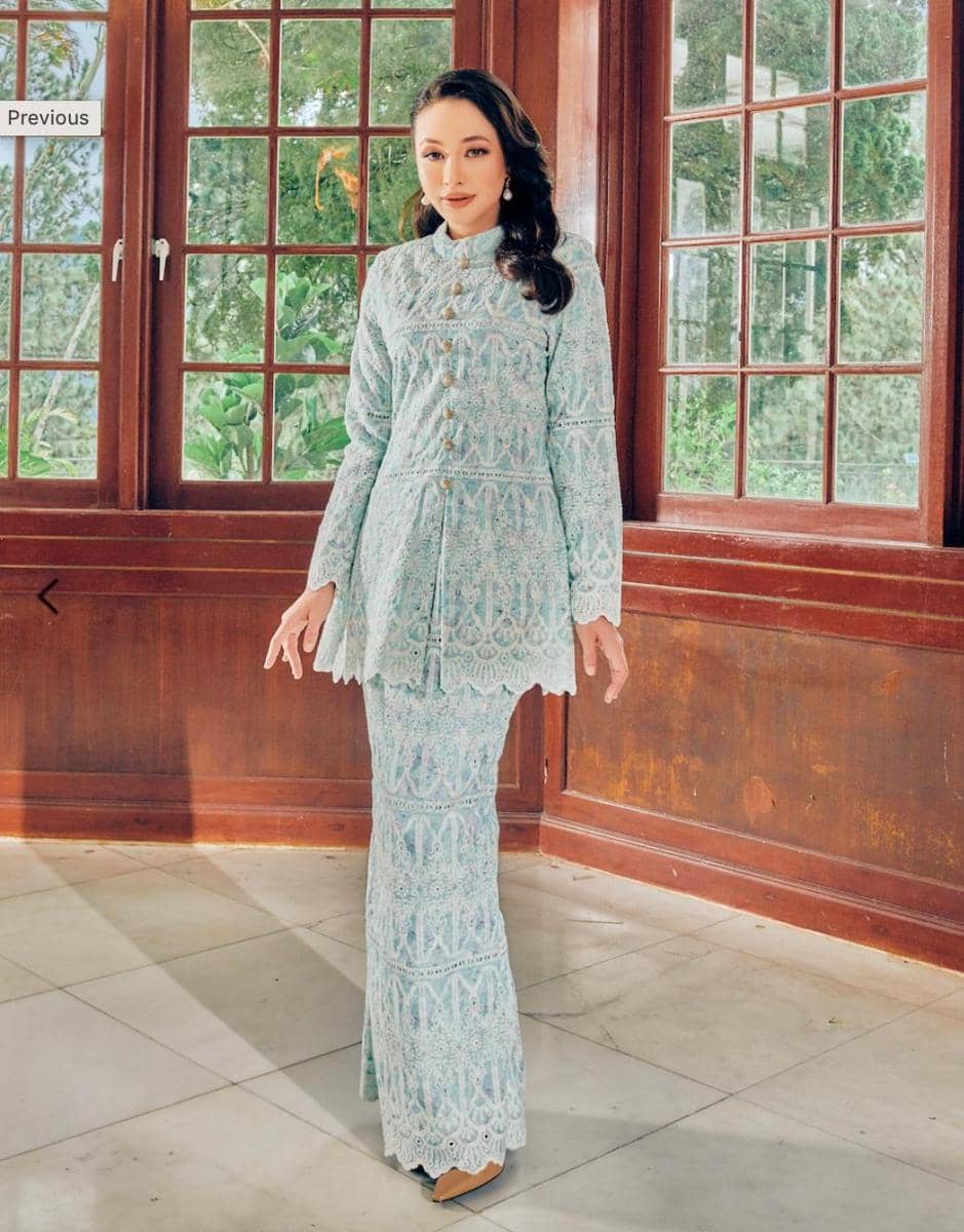 jemels.com, 1. Baju Kurung Melayu dengan Ornamen, 2. Baju Kurung Melayu Motif Floral, 3. Kebaya Kurung Melayu Bahan Bertekstur, 4. Baju Kurung Melayu dengan Bordir, 5. Baju Kebaya Melayu Modern