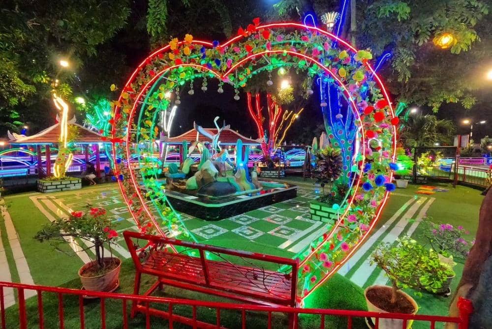 Tapak tilas keberadaan Rainbow Alamanda, Lokasi, jam operasional, dan harga tiket masuk, Rute menuju Wisata Rainbow Alamanda, Wahana dan fasilitas Rainbow Alamanda