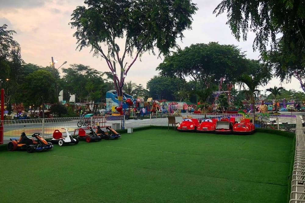 Tapak tilas keberadaan Rainbow Alamanda, Lokasi, jam operasional, dan harga tiket masuk, Rute menuju Wisata Rainbow Alamanda, Wahana dan fasilitas Rainbow Alamanda