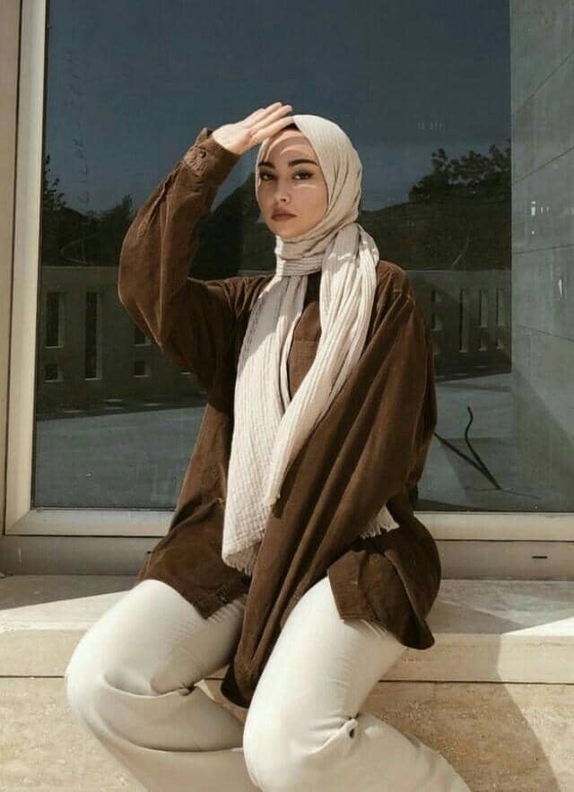 1. Warna hazelnut seperti apa, 2. Warna hazelnut cocok untuk warna kulit apa?, 3. Warna apa yang cocok dengan hazelnut?, 4. Baju warna hazelnut cocok dengan hijab warna apa?