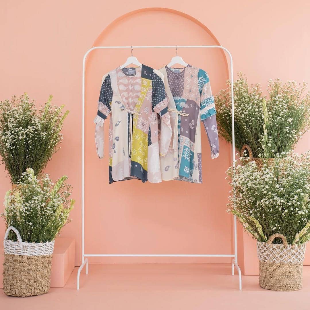 1. Karakteristik bahan ‘Lionel Richie’, 2. Kelebihan bahan ‘Lionel Richie’, 3. Kekurangan bahan ‘Lionel Richie’, 4. Bahan ‘Lionel Richie’ dibandingkan dengan bahan lainnya, 5. Tips merawat pakaian dengan bahan ‘Lionel Richie’