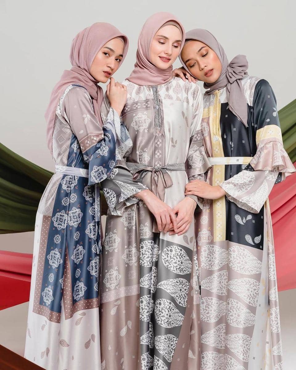 1. Karakteristik bahan ‘Lionel Richie’, 2. Kelebihan bahan ‘Lionel Richie’, 3. Kekurangan bahan ‘Lionel Richie’, 4. Bahan ‘Lionel Richie’ dibandingkan dengan bahan lainnya, 5. Tips merawat pakaian dengan bahan ‘Lionel Richie’