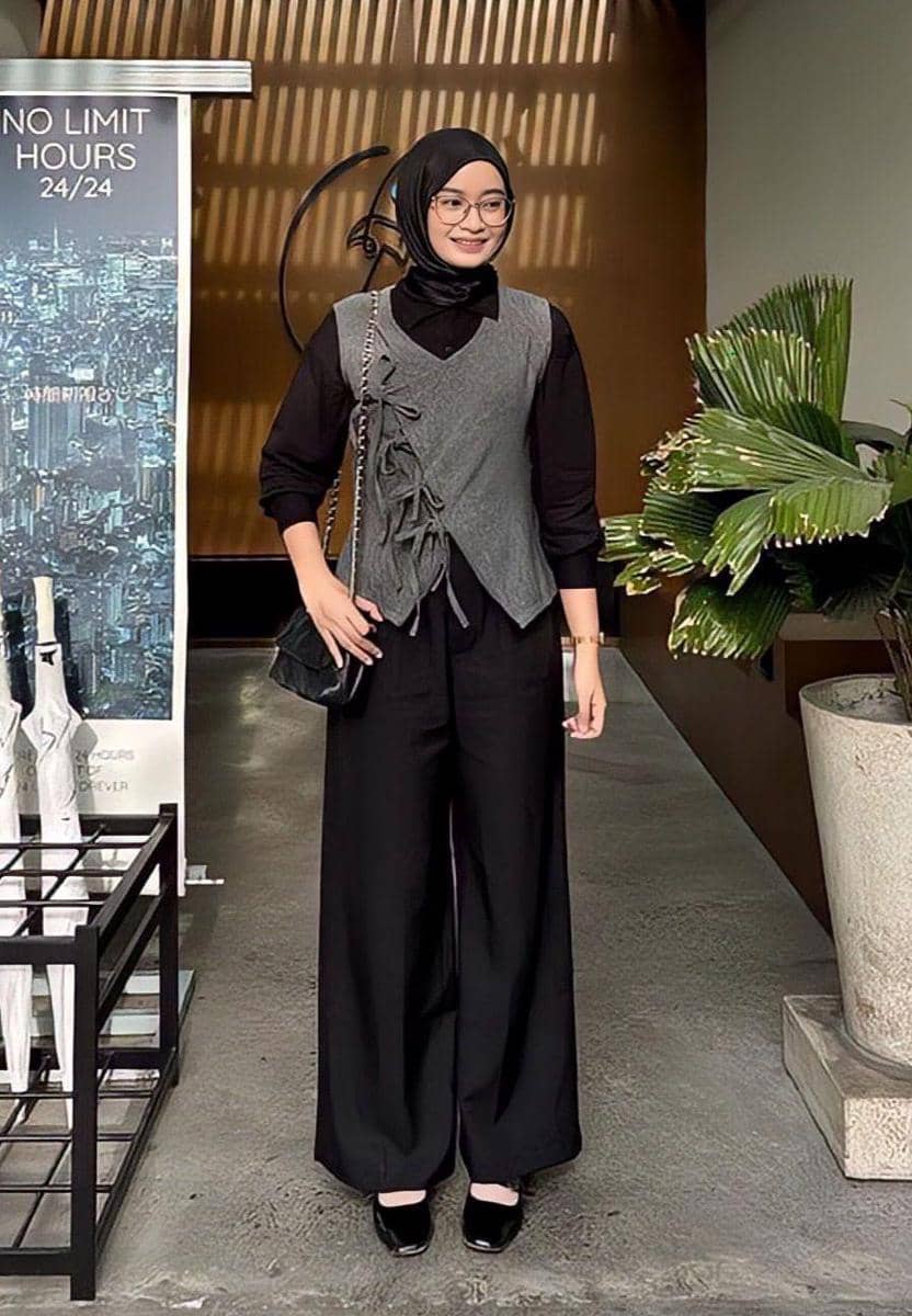 pinterest.com, 1. OOTD Kondangan Celana Kulot Hitam Pakai Blouse, 2. OOTD Celana Kulot Hitam dan Outer Floral, 3. OOTD Kondangan Celana Kulot Hitam Minimalis, 4. OOTD Kondangan Celana Kulot Hitam dan Blazer, 5. OOTD Kondangan Celana Kulot Hitam dan Atasan Brokat