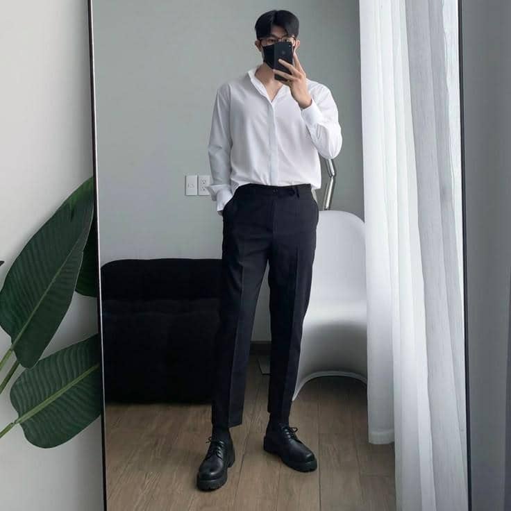pinterest.com, 1. Setelan Jas dengan Kemeja Putih, 2. Smart Casual dengan Blazer dan Celana Jeans, 3. Kemeja Lengan Panjang dan Celana Kain, 4. Casual dengan Polo Shirt dan Celana Chino, 5. Kemeja Lengan Pendek dan Celana Kain