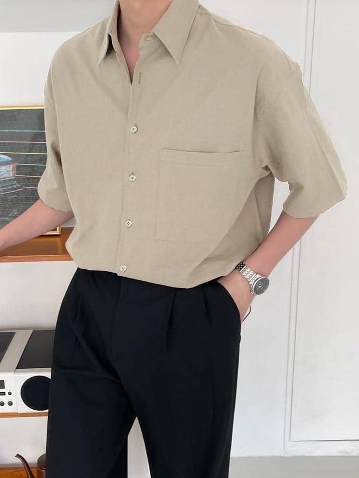 pinterest.com, 1. Setelan Jas dengan Kemeja Putih, 2. Smart Casual dengan Blazer dan Celana Jeans, 3. Kemeja Lengan Panjang dan Celana Kain, 4. Casual dengan Polo Shirt dan Celana Chino, 5. Kemeja Lengan Pendek dan Celana Kain