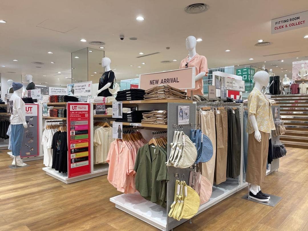 1. UNIQLO Living World Denpasar, 2. UNIQLO Mall Bali Galeria Badung, 3. UNIQLO Level 21 Mall Denpasar, 4. UNIQLO Beachwalk Kuta, 5. UNIQLO Icon Bali Mall