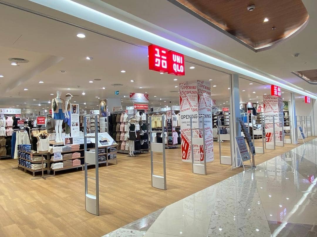 1. UNIQLO Living World Denpasar, 2. UNIQLO Mall Bali Galeria Badung, 3. UNIQLO Level 21 Mall Denpasar, 4. UNIQLO Beachwalk Kuta, 5. UNIQLO Icon Bali Mall