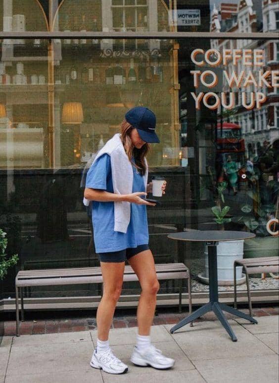 pinterest.com, 1. Tampil Santai Pakai Legging Pendek dan Kaos, 2. Kombinasi Legging Pendek dan Blazer, 3. Gaya Sporty yang Chic Pakai Legging Pendek, 4. Athleisure yang Effortless Pakai Legging Pendek dan Sweater, 5. Edgy Pakai Legging Pendek dan Jaket Denim