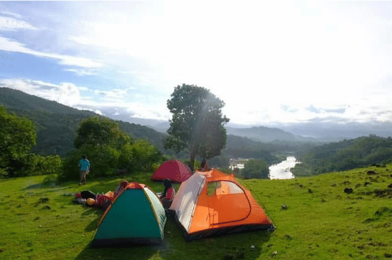 20250513_020958_0004.png, Lokasi dan rute menuju Bukit Maddo , Jam buka dan harga tiket masuk Bukit Maddo , Panorama alam dan aktivitas wisata seru di Bukit Maddo , Fasilitas di Bukit Maddo , Spot foto Instagramable di Bukit Maddo 