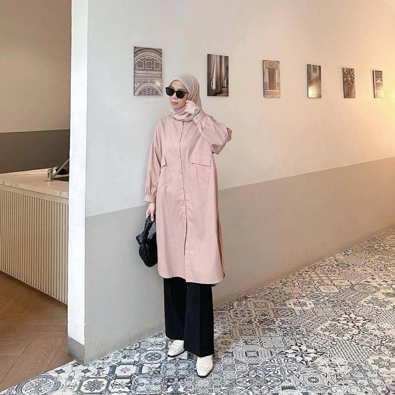 shopee.co.id/dima.hf, 1. Celana Hitam Longgar, 2. Rok Plisket Putih, 3. Bawahan Warna Pink, 4. Rok Span Warna Nude, 5. Celana Denim Warna Biru