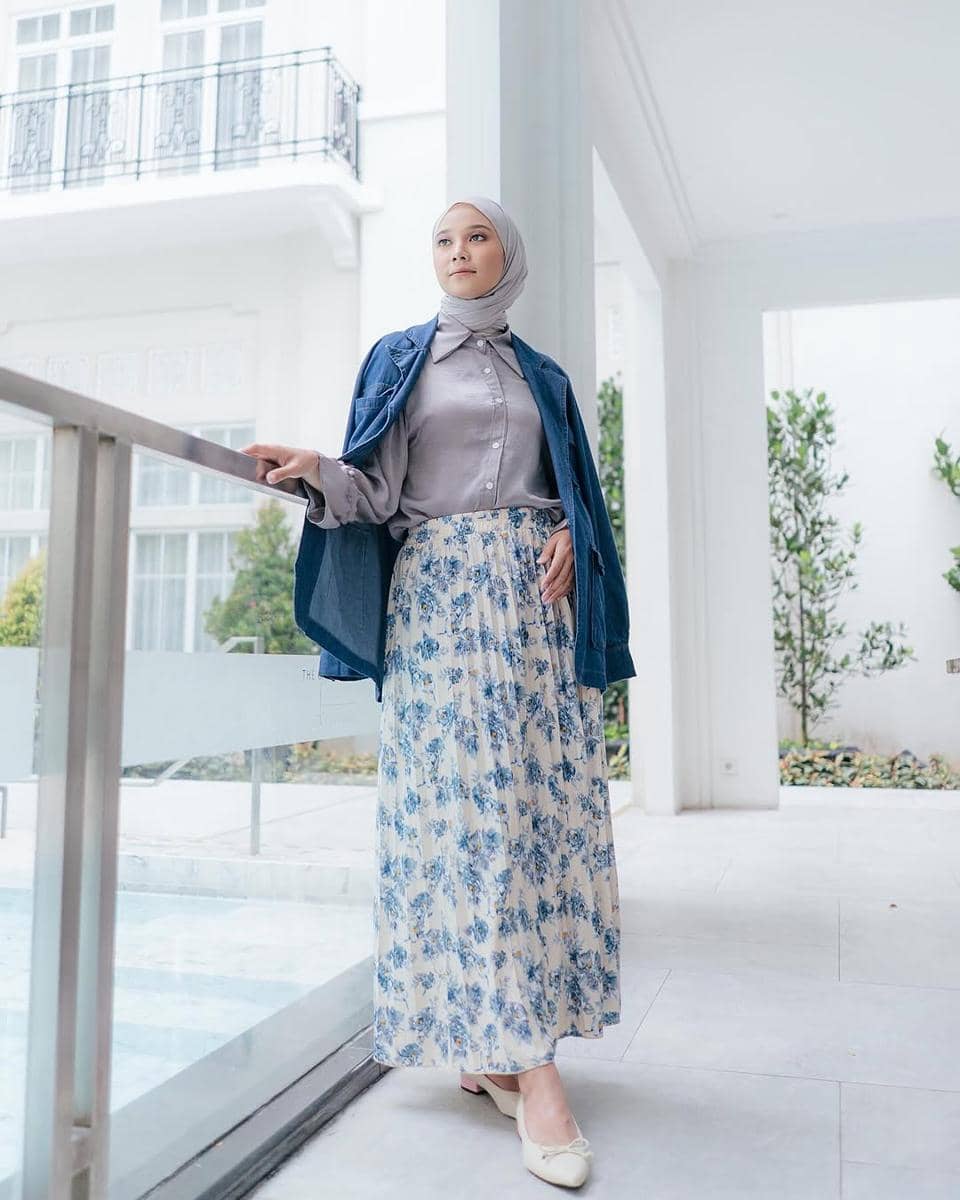 instagram.com:lezahrasignature.jpg, 1. Blus Kerut, 2. Kemeja Oversized, 3. Kemeja Cropped, 4. Kemeja, 5. Knit Cardigan