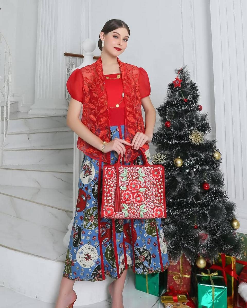 instagram.com:roemahkebaya_catalogue.jpg, 1. Kebaya Bali, 2. Kebaya Encim Brokat, 3. Kebaya Encim, 4. Kebaya Encim Modern, 5. Kebaya Modern