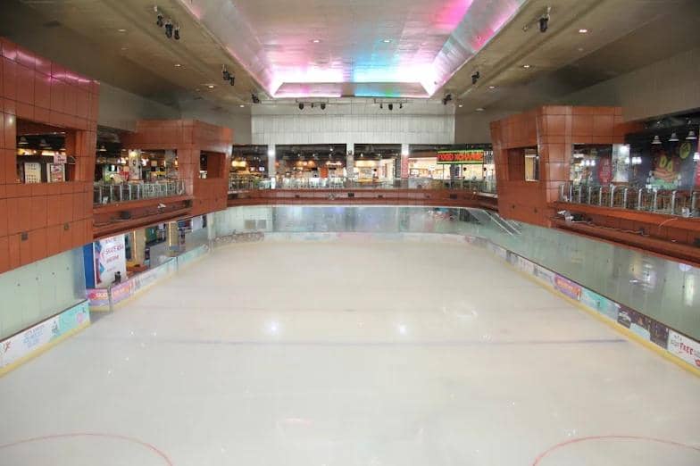 Ice skating jakarta