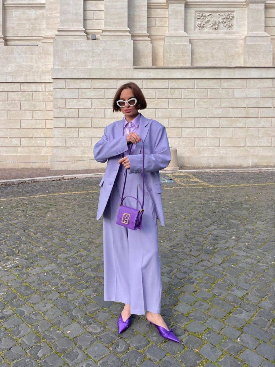 pinterest.com, 1. Blazer Lilac dan Kombinasi Serba Netral, 2. Gaya Monokrom Pakai Blazer Lilac, 3. Gaya Kasual yang Keren Pakai Blazer Lilac dan Jeans, 4. Kombinasi Blazer Lilac dan Bawahan yang Kontras  , 5. Gaya Effortless Pakai Blazer Putih dan Celana Pendek