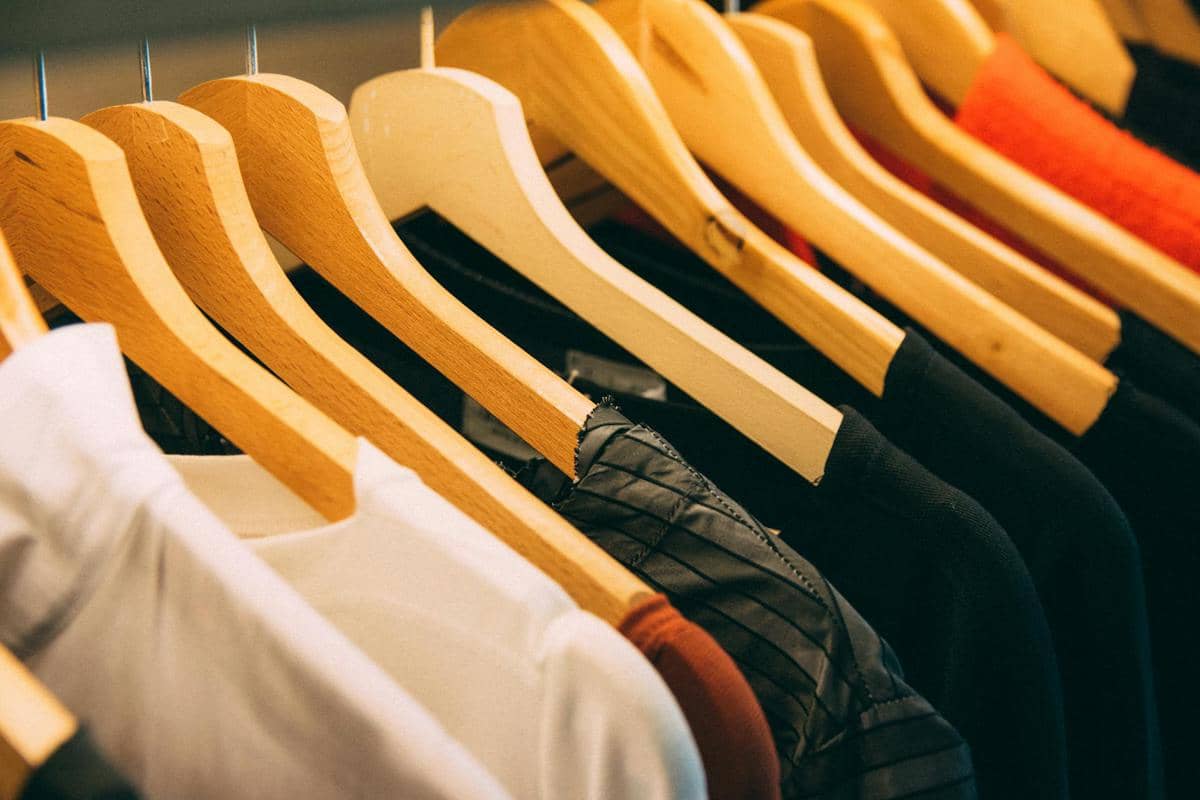 pexels.com/KaiPilger, 1. Kelebihan bahan yoris, 2. Kekurangan bahan yoris, 3. Material dasar bahan yoris, 4. Bahan yoris cocok untuk pakaian apa?, 5. Tips merawat bahan yoris agar awet