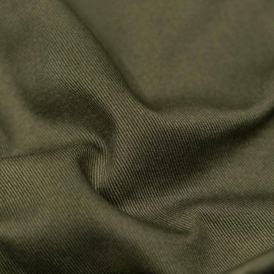 blackbirdfabrics.com, 1. Cara Pembuatan Kain Jersey dan Twill, 2. Karakteristik dan Tampilan Bahan Jersey dan Twill, 3. Kain Jersey dan Twill Bisa Digunakan Menjadi Apa?, 4. Jadi, Lebih Bagus Bahan Jersey atau Twill?
