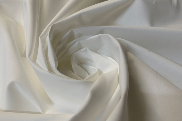 Kain Katun Poplin, 1. Bahan katun poplin seperti apa?, 2. Karakteristik bahan katun poplin, 3. Perbedaan bahan katun poplin dan bahan katun biasa, 4. Contoh bahan katun poplin, 5. Tips merawat bahan katun poplin