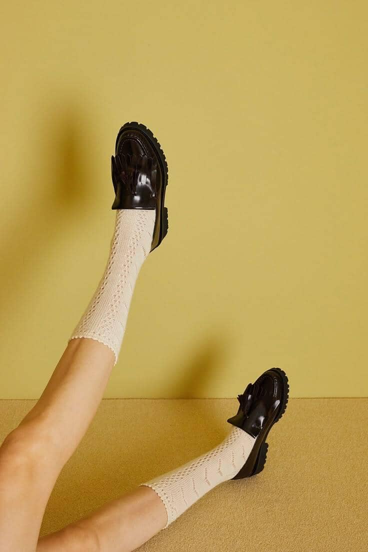 pinterest.com.jpg, 1. Loafers, 2. Mary Jane, 3. Sepatu Kanvas, 4. Chunky Sneakers, 5. Flat Shoes