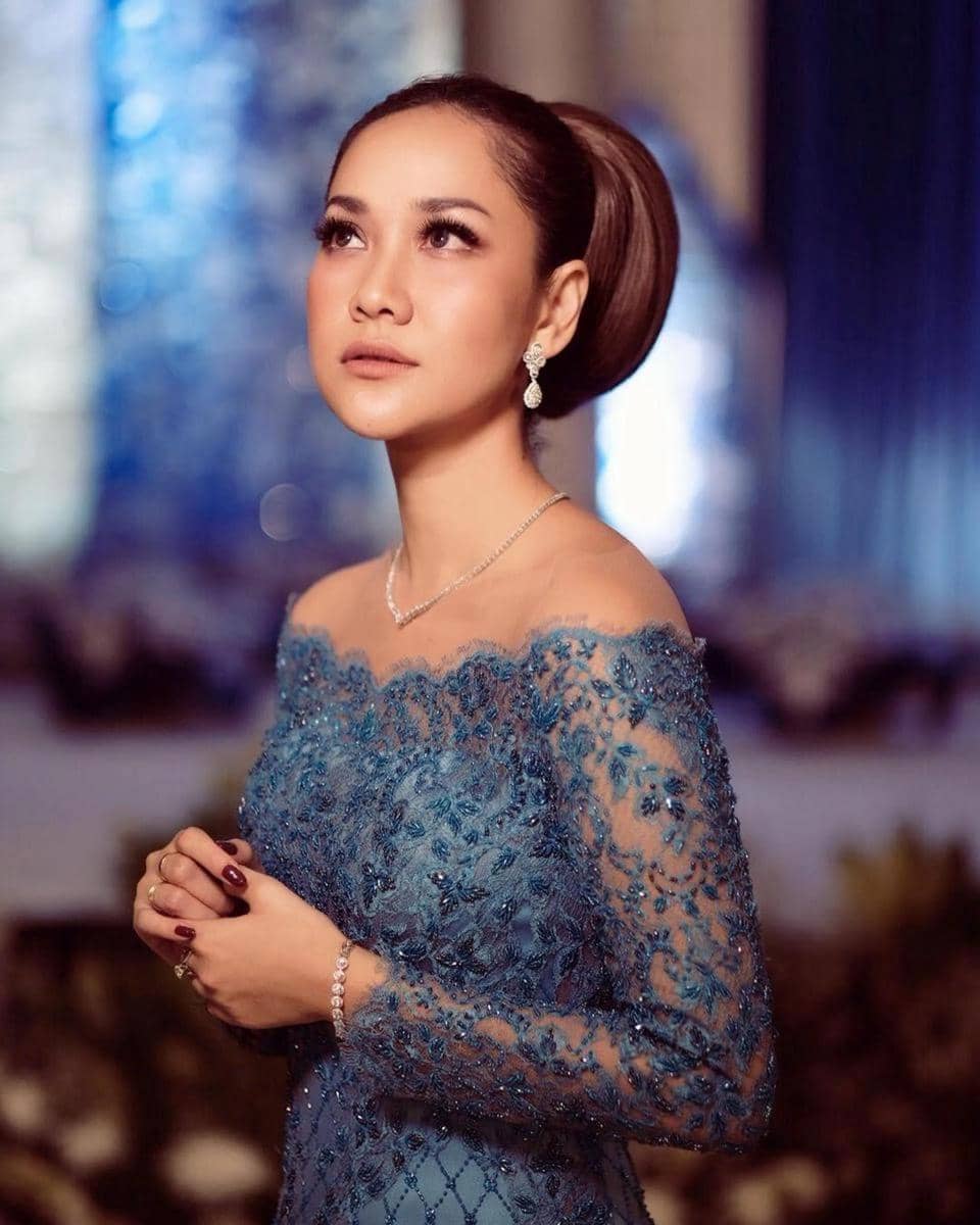 popbela.com.jpg, 1. Maudy Ayunda, 3. Erina Gudono, 4. Prilly Latuconsina, 5. Febby Rastanty