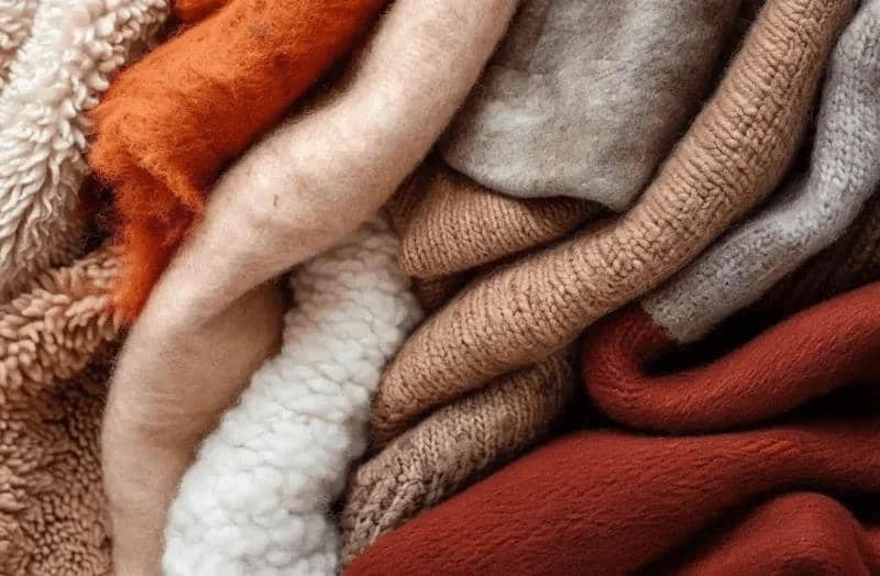 fabricmaterialguide.com.jpg, 1. Apa itu bahan tekstil?, 2. Karakteristik bahan tekstil, 3. Jenis-jenis bahan tekstil, 4. Kelebihan bahan tekstil, 5. Kekurangan bahan tekstil