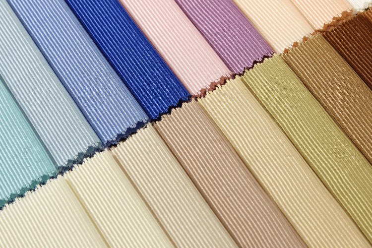 Cover Katun Mikro - freepik.com.png, 1. Apa itu bahan katun mikro?, 2. Karakteristik bahan katun mikro, 3. Perbedaan bahan katun mikro dengan katun biasa, 4. Kelebihan bahan katun mikro, 5. Kekurangan bahan katun mikro