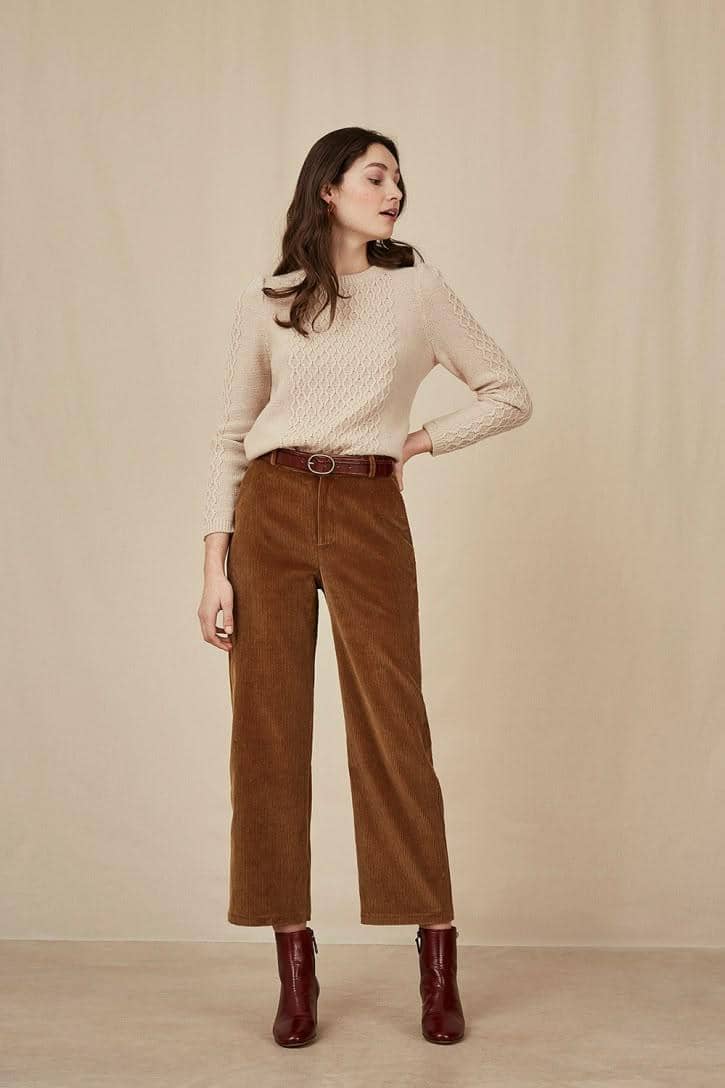 kelebihan dan kekurangan bahan corduroy, 1. Kelebihan Bahan Corduroy, 2. Kekurangan Bahan Corduroy, 3. Karakteristik Bahan Corduroy, 4. Cara Merawat Kain Corduroy