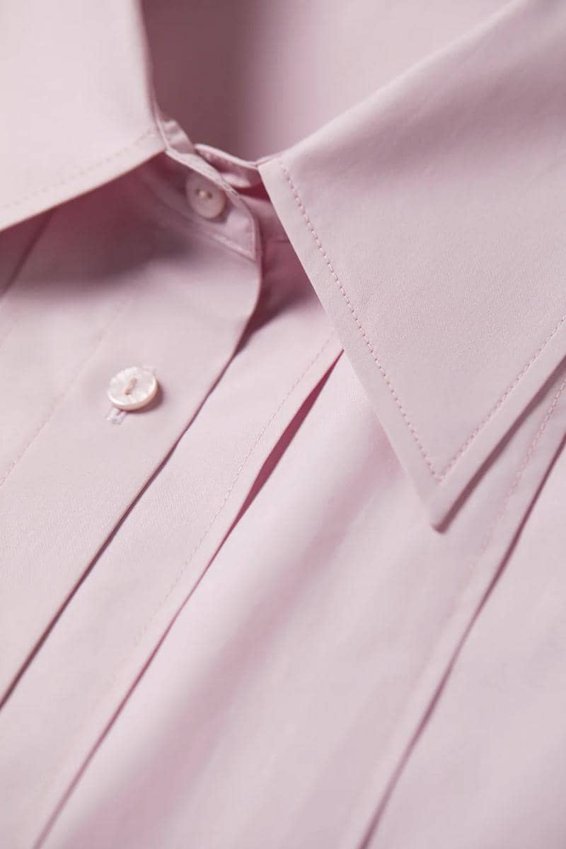 fibflx.com, 1. Pilih Katun murni 100% untuk Rasa Nyaman Maksimal, 2. Teliti Daya Serap dan Ketebalan Bahan Katun, 3. Hindari Katun dengan Banyak Campuran Serat Sintetis, 4. Perhatikan Jahitan Kemeja, 5. Kenali Jenis-jenis Katun