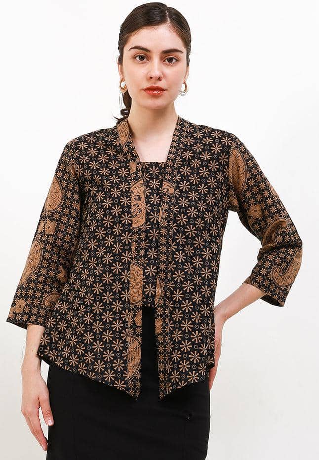 OOTD rok plisket kebaya batik, 1. Kebaya Batik Merah dan Rok Plisket, 2.  Kebaya Batik Kutu Baru dan Rok Plisket, 3. Kebaya Batik Modern dan Rok Plisket , 4. Kebaya Batik Tunik Panjang dan Rok Plisket, 5. Kebaya Batik Kutu Baru dan Rok Plisket Batik