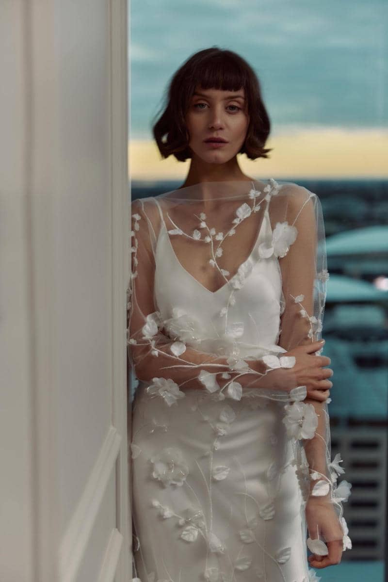 Calèche Bridal &amp; Couture.JPG, 1. Gaun dengan Deep V Neckline, 2. Open Back &amp; Backless, 3. Sheer &amp; Illusion Fabrics, 4. Off-Shoulder &amp; Strapless, 5. Fit &amp; Flare Silhouette