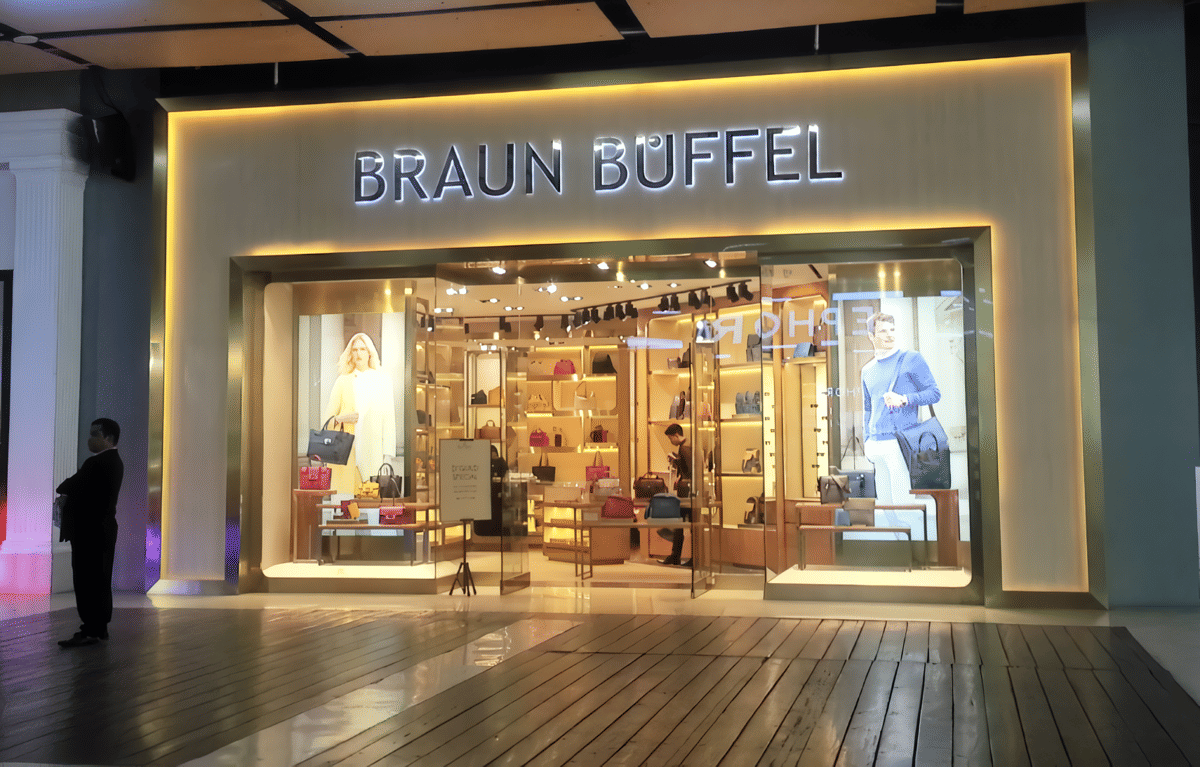 Braun Buffel Store.png, 1. Kualitas kulit premium , 2. Logo dan jahitan, 3. Label dan kode produk, 4. Packaging dan sertifikat keaslian, 5. Tempat beli yang tepercaya