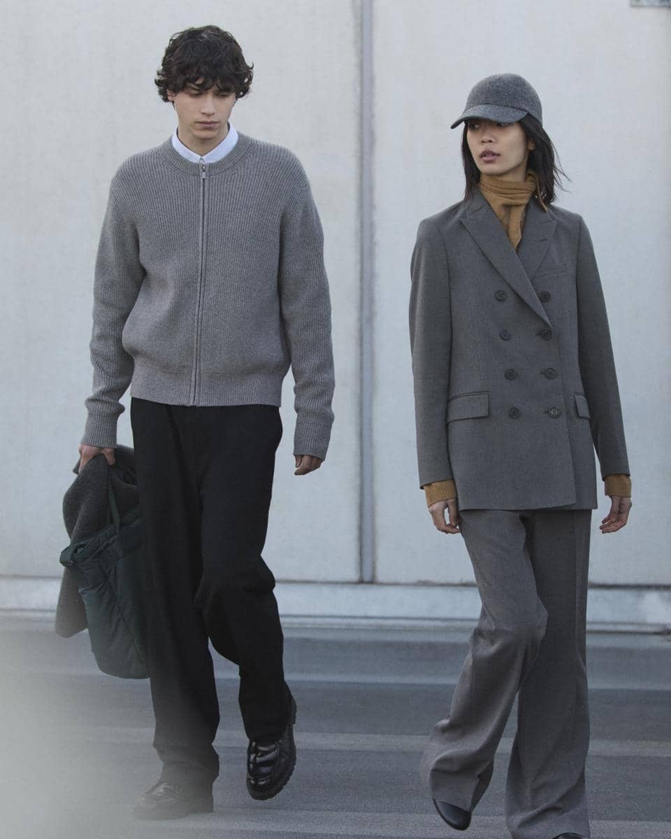 UNIQLO _ C 25FW - 1 .jpg, 1. Tema “Modernity in Motion”, perpaduan gaya dan kenyamanan, 2. Inovasi teknologi PUFFTECH dan HEATTECH cashmere, 3. Tetap nyaman di iklim tropis, 4. Warna hangat dan siluet rapi yang modern, 5. Peluncuran bertahap dan tersedia di toko terpilih