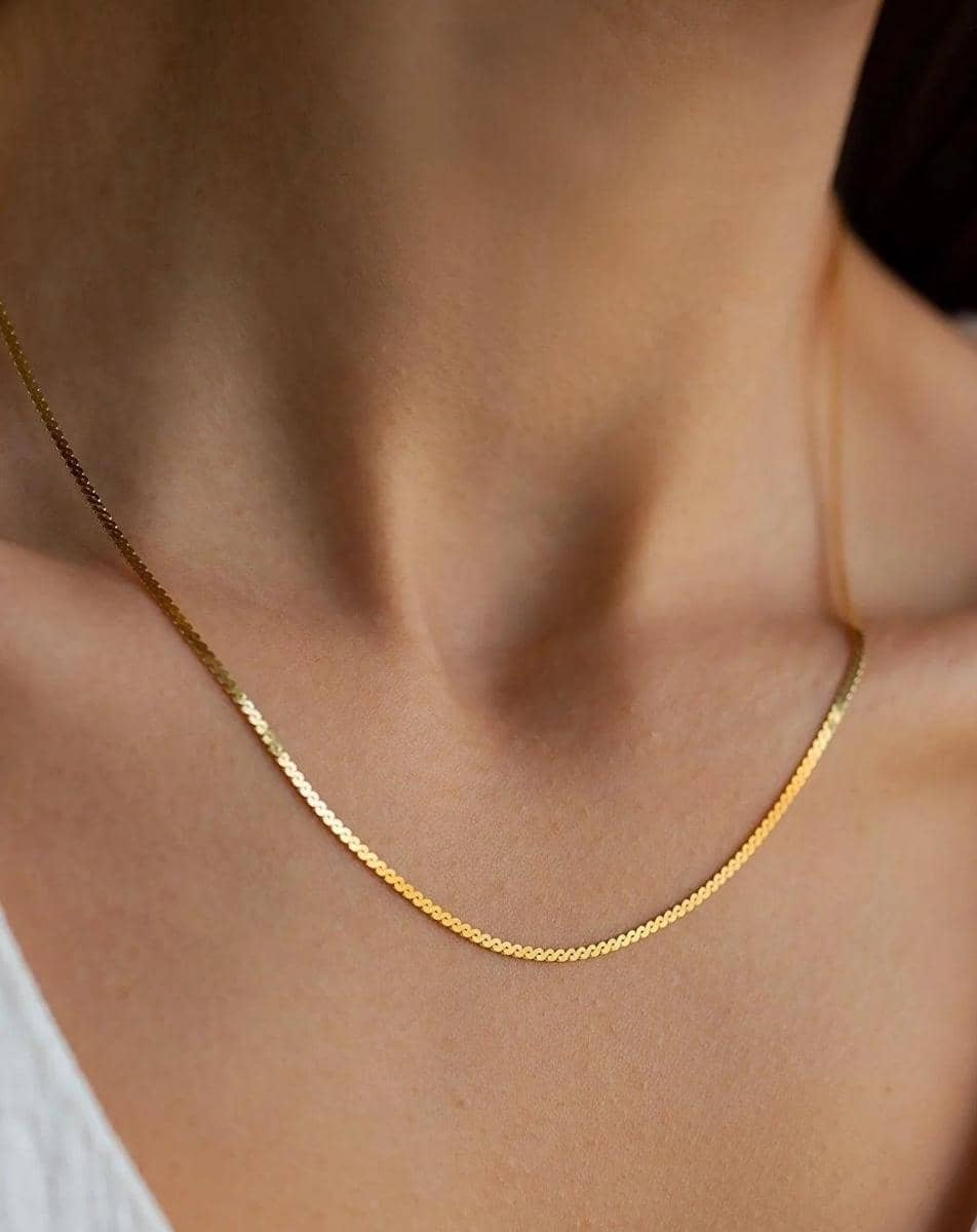 fuje.com, 1. Kalung Milano Rantai Pipih, 2. Kalung Milano Snake Chain, 3. Kalung Milano Bertumpuk, 4. Kalung Milano Minimalis, 5. Kalung Milano Liontin