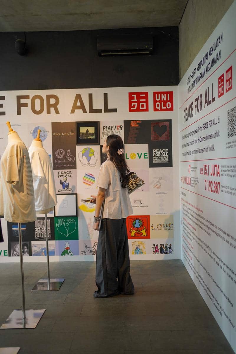 UNIQLO PEACE FOR ALL - 5.jpg, 1. Fokus pada perlindungan anak dan edukasi anti-kekerasan, 2. Telah dilaksanakan di Sleman dan akan diperluas ke Bandung, 3. Dampak positif di sekolah, dari kesadaran hingga akses air bersih, 4. Pameran PEACE FOR ALL dan peluncuran koleksi kolaborasi baru, 5. Komitmen UNIQLO terhadap program berkelanjutan dan pesan perdamaian