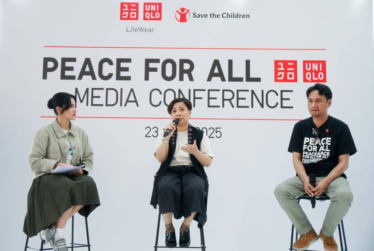 UNIQLO PEACE FOR ALL - 2.jpg, 1. Fokus pada perlindungan anak dan edukasi anti-kekerasan, 2. Telah dilaksanakan di Sleman dan akan diperluas ke Bandung, 3. Dampak positif di sekolah, dari kesadaran hingga akses air bersih, 4. Pameran PEACE FOR ALL dan peluncuran koleksi kolaborasi baru, 5. Komitmen UNIQLO terhadap program berkelanjutan dan pesan perdamaian