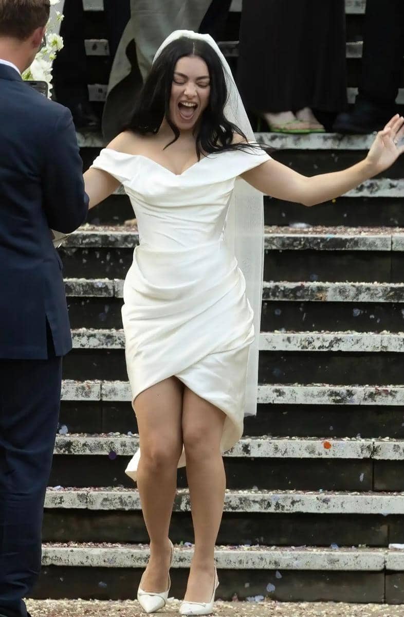 charli-xcx-married-071925-3-1f9356e39004413cbb51548a8796a989.jpg