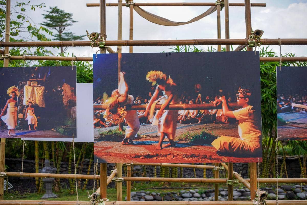 FOTO Bali Festival_Exhibition 6.jpg, 1. Mengusung tema LIFE, 2. Hadir di 3 lokasi bernuansa visual storytelling, 3. Festival menjadi tempat berkumpul dan berkolaborasi, 4. Turut mengadakan puluhan sesi diskusi, 5. Acara bulanan yang merayakan seni