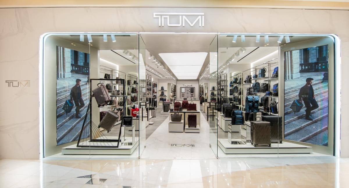TUMI Grand Indonesia Store Opening_1 (1).jpg, 1. Acara ini dihadiri lebih dari 41 tamu, termasuk figur publik seperti aktris Demmy Febriana, Ina Marika, Isel Fricella, hingga Ciccio Manassero., 2. Aktor sekaligus friend of TUMI, Ibrahim Risyad menyebut 3 tas TUMI yang menjadi koleksi favoritnya. , 3. Fall 2025 Collection terinspirasi dari New York City, nukleus desain TUMI,koleksi ini memadukan energi, karakter, dan pengaruh arsitektur NYC, 4. Momen ini menegaskan komitmen brand terhadap inovasi, koneksi budaya, serta penciptaan pengalaman bermakna bagi para global citizens., 5. Kamu sudah bisa melihat dan berbelanja TUMI secara langsung yang terletak di Ground Floor West Mall.