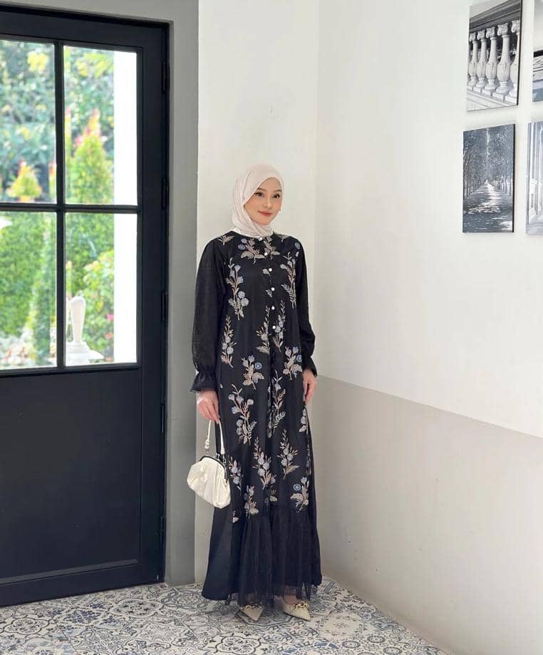 shopee.co.id/migishop, 1. Gamis Kondangan Syar'i Potongan Tanpa Lengan , 2. Gamis Kondangan Syar'i Brokat, 3. Gamis Kondangan Syar'i Bermotif, 4. Gamis Kondagan Syar'i Kombinasi Bahan, 5. Gamis Kondangan Syar'i Kombinasi Model Abaya