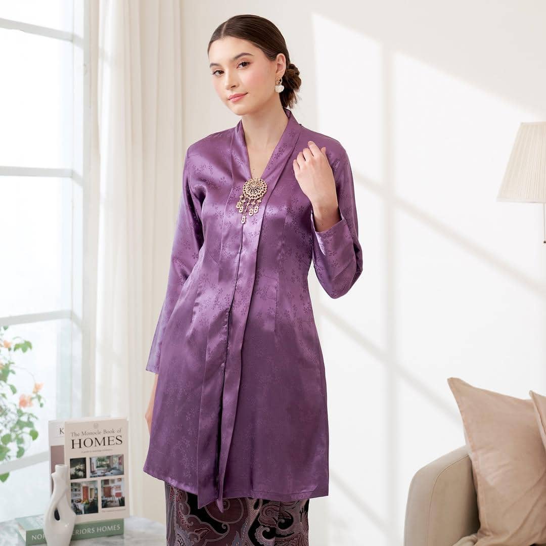 instagram.com:ribz_icon.jpg, 1. Kebaya Encim, 2. Kebaya Kutubaru, 3. Kebaya Kartini, 4. Kebaya Lengan Lonceng, 5. Kebaya Bali