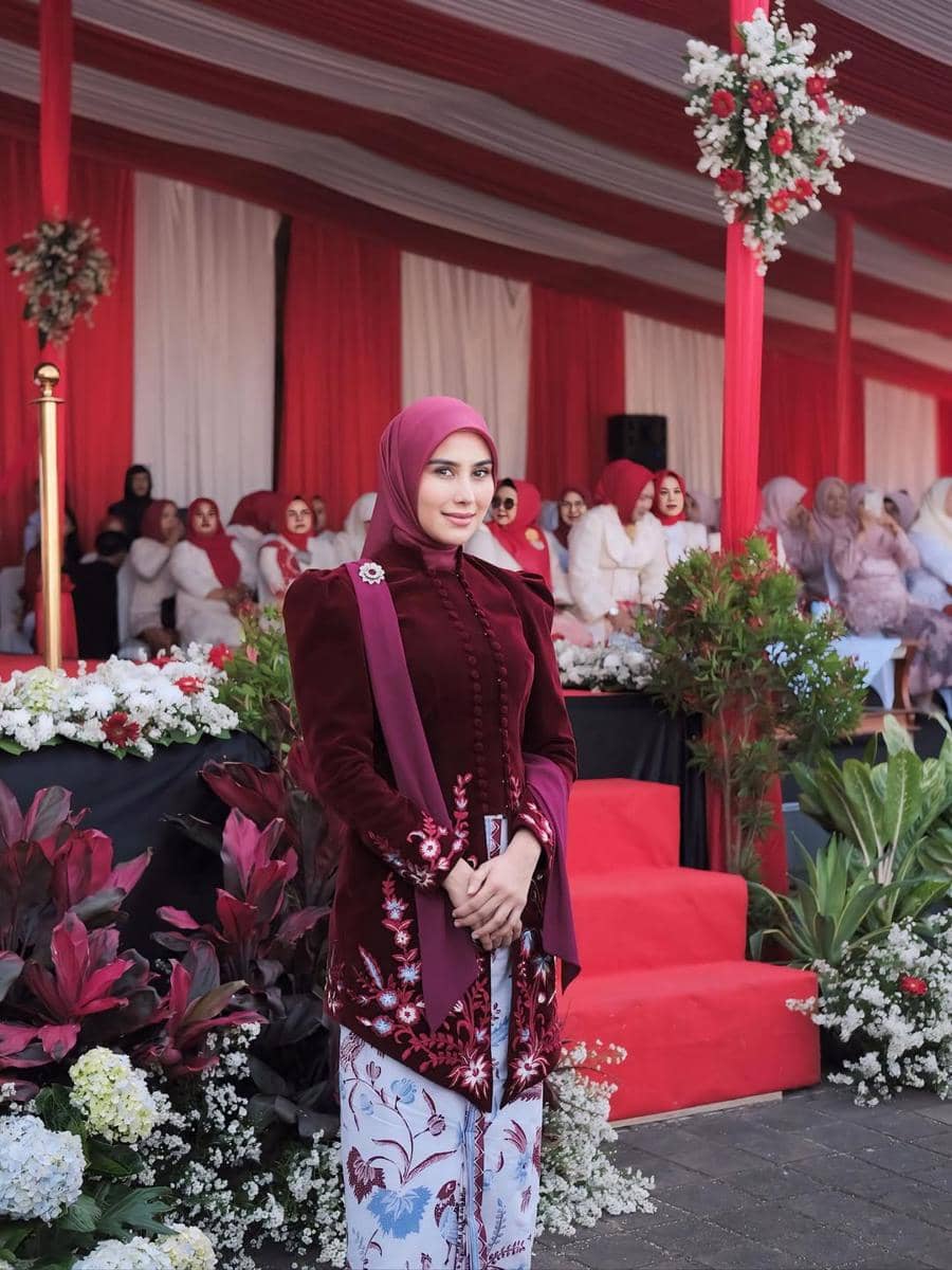 instagram.com:syahnazs.jpg, 1. Mulan Jameela, 2. Syahnaz Sadiqah, 3. Velove Vexia, 4. Wulan Guritno, 5. Yura Yunita