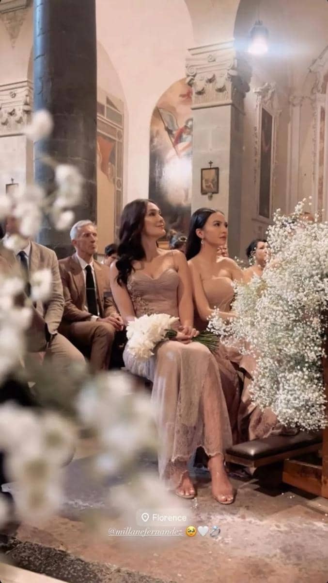 photo_2025-08-10-10_92b3f11e-ff19-4071-9d29-24f4daa6bdcc.jpg, 1. Luna Maya hadir sebagai salah satu bridesmaids di pernikahan Millane Fernandez yang digelar di Italia. Ia pakai dress bernuansa dusty pink., 2. Gaun tersebut memiliki korset fit body yang menonjolkan siluet ramping. Ada detail kerutan di bagian pinggang dengan aksen lace sebagai layer. , 3. Para bridesmaids pengantin juga kompak mengenakan lace robe yang dipadukan dengan slip dress berbahan satin warna gold, termasuk Luna Maya., 4. Dengan tatanan rambut wavy, Luna Maya tampak cantik dan glowing saat mengenakan robe dan dress satin warna gold yang memancarkan auranya., 5. Sejumlah sahabat diundang ke Italia untuk menjadi bridesmaids termasuk Luna Maya dan Raline Shah yang berpose bersama pengantin.