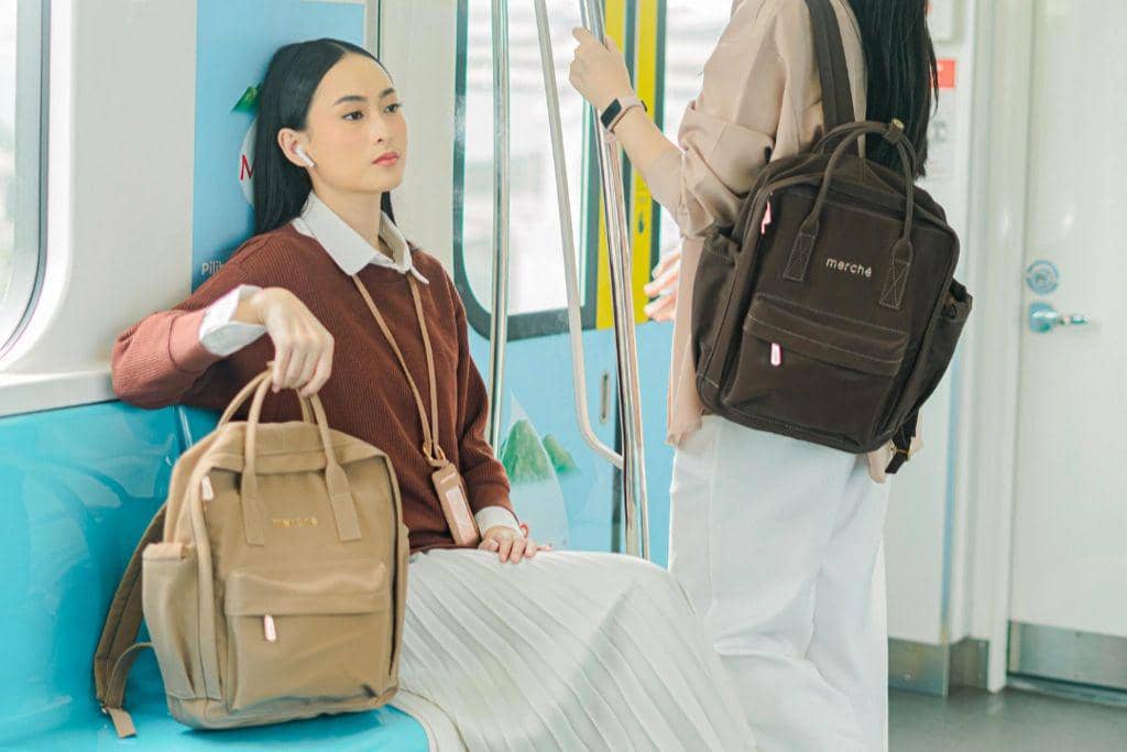 tas kuliah wanita branded, 1. Merché Bree Backpack, 2. Tas Ransel Fjallraven Kanken Re-Wool , 3. Mossdoom Breton Backpack, 4. Elizabeth Malise Backpack, 5. Jims Honey Sasha Bag, 6. Les Catino Retha Daisy Flap Tote, 7. Palomino Samira Tote Bag