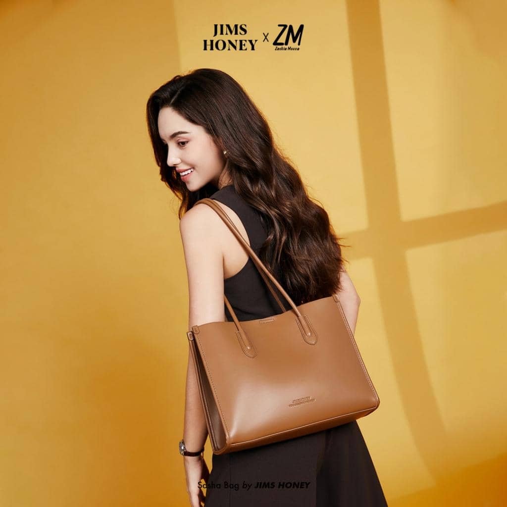 tas kuliah wanita branded, 1. Merché Bree Backpack, 2. Tas Ransel Fjallraven Kanken Re-Wool , 3. Mossdoom Breton Backpack, 4. Elizabeth Malise Backpack, 5. Jims Honey Sasha Bag, 6. Les Catino Retha Daisy Flap Tote, 7. Palomino Samira Tote Bag