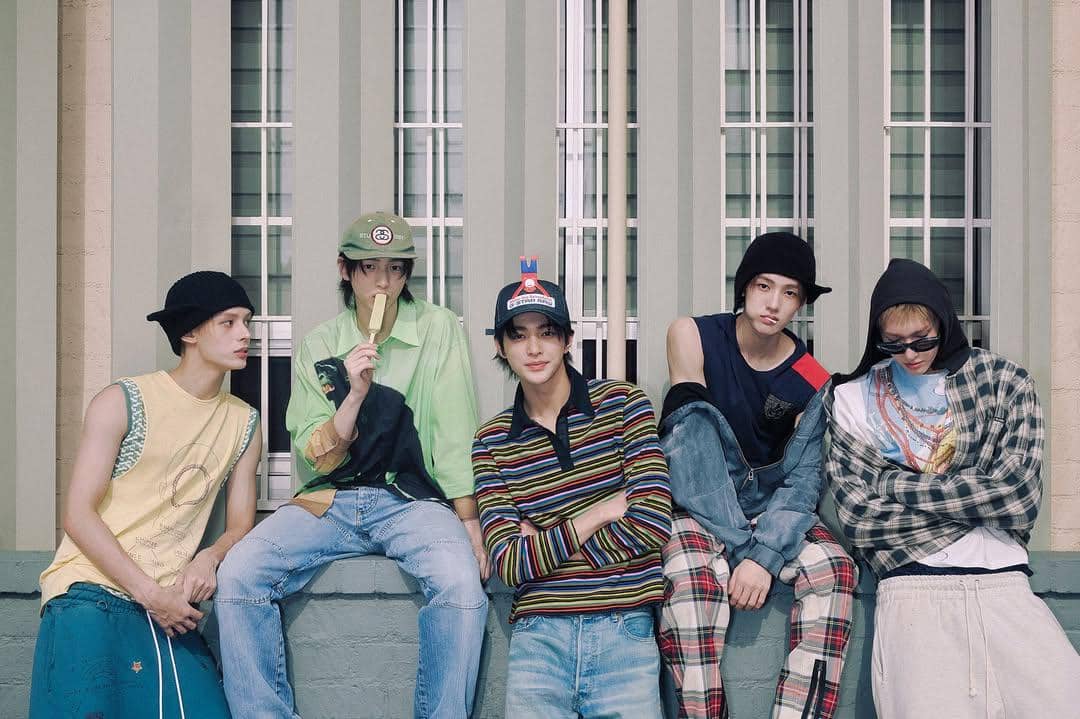 SnapInsta.to_529548463_17855318907490405_5713343942004529197_n.jpg, 1. Tampil kece dengan gaya streetwear, 2. Ceria dengan outfit nuansa pastel, 3. Streetstyle yang berkarakter, 4. Gaya santai tapi nyentrik, 5. Gaya city boy dengan sentuhan grunge