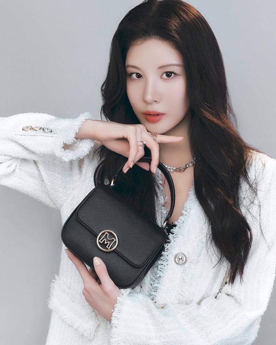 instagram.com:metrocity.korea.jpg, 1. Material Tas Berkualitas, 2. Jahitan Presisi dan Rapi, 3. Perhatikan Detail dan Hardware Pada Tas, 4. Pastikan Kelengkapan Produk, 5. Hindari Membeli Barang Cacat